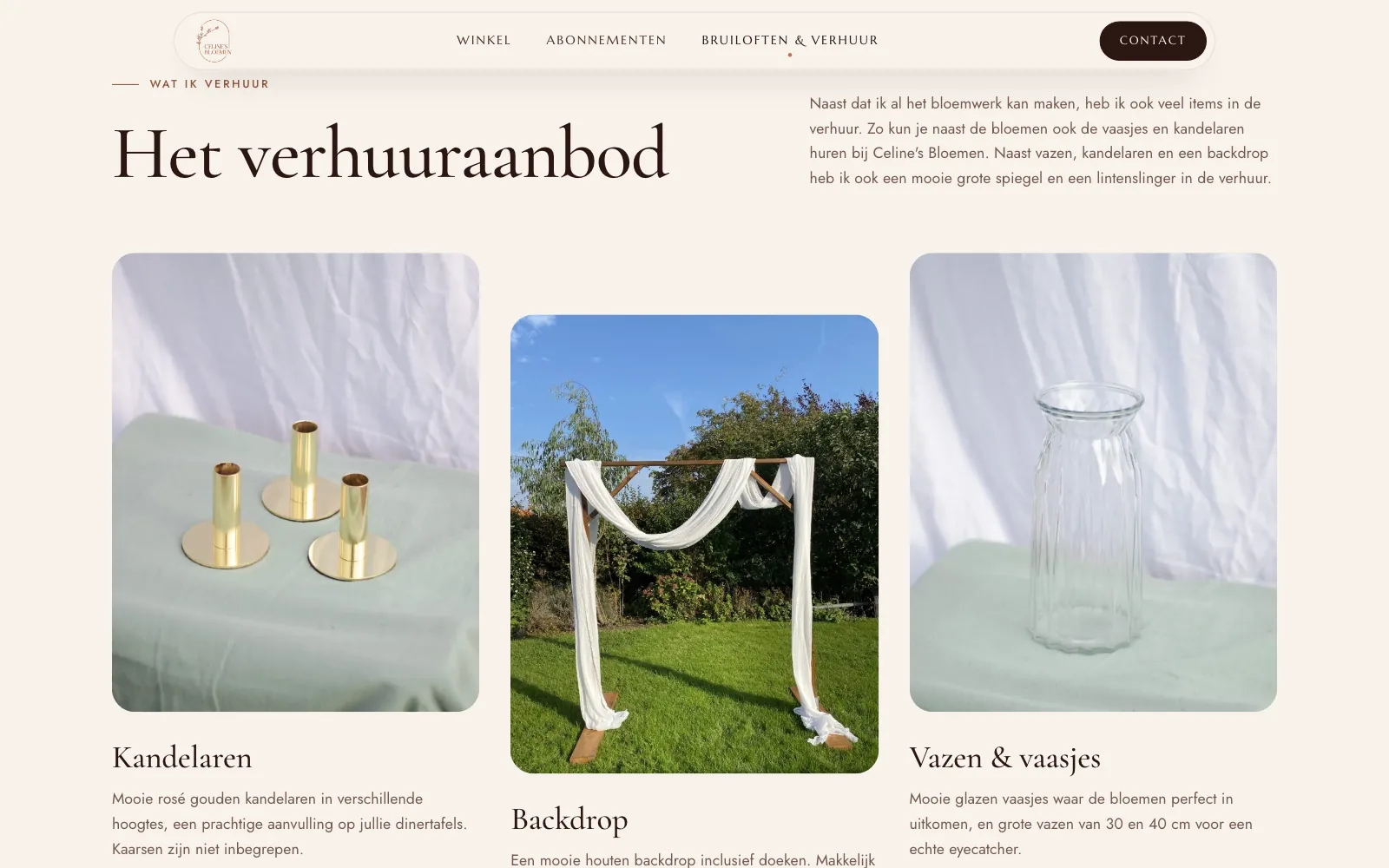 Het verhuuraanbod op de site van Celine's Bloemen: kandelaren, een houten backdrop en glazen vazen